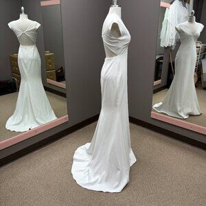 Off-white V-neck Fit-and-Flare wedding dress